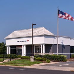 Bank of America Financial Center - Storefront