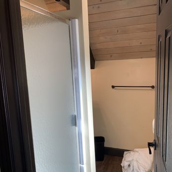 Marine Corps Cabins Big Bear - Stand up shower in bathroom with sink and toilet - window opens for cool air - Campgrounds Near Me - Big Bear Lake, California Marine Corps Cabins Big Bear - Stand up shower in bathroom with sink and toilet - window opens for cool air - Campgrounds Near Me - Big Bear Lake, California