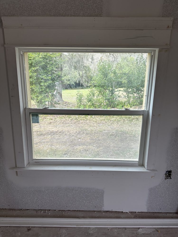 Slide of Lissie’s Roofing and Construction