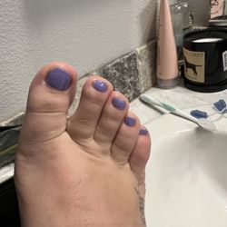 7 Wonders Beauty AVEDA - Un even toe nails