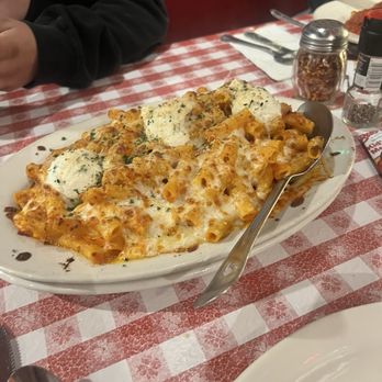 Buca di Beppo Italian Restaurant - Baked Ziti - Italian Near Me - Brea, California Buca di Beppo Italian Restaurant - Baked Ziti - Italian Near Me - Brea, California