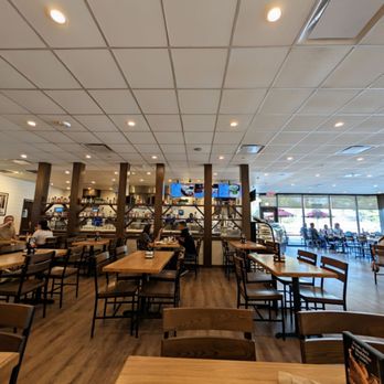 la Madeleine - Dining Area - Bakeries Near Me - Conroe, Texas
