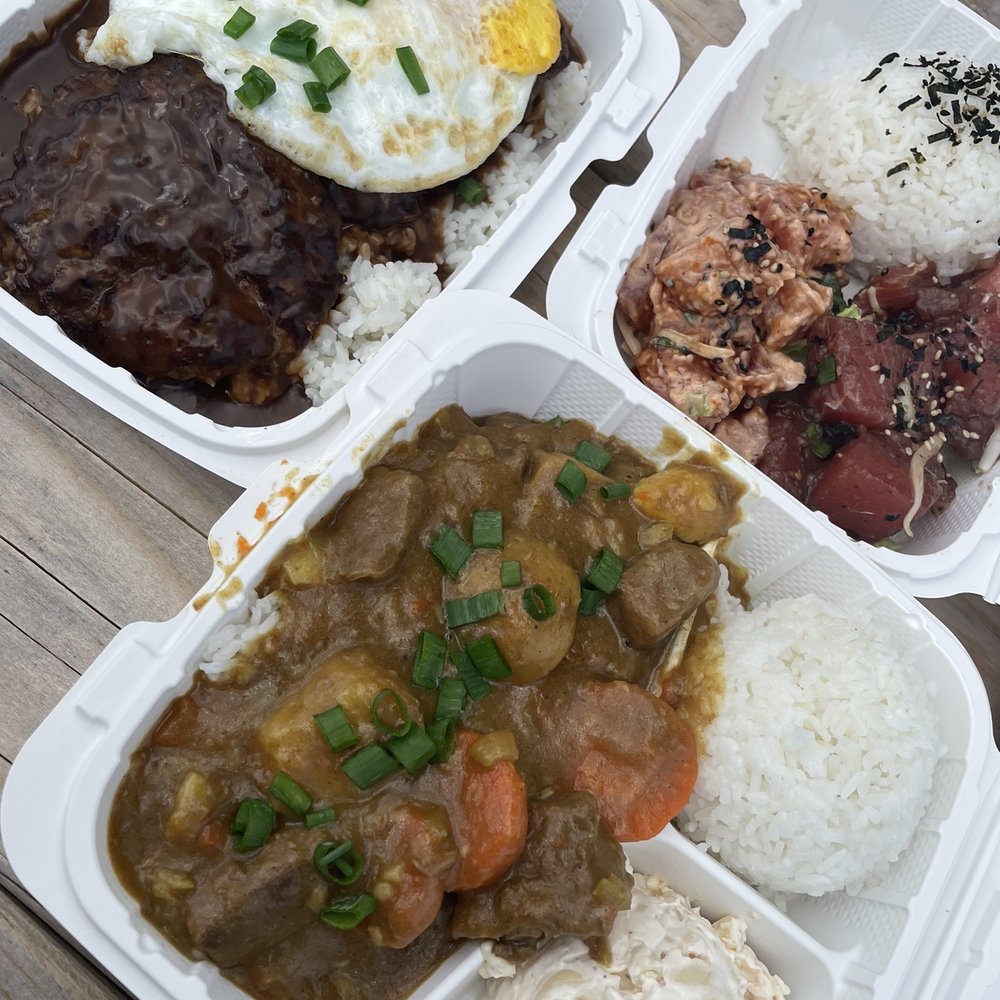 Kilo's Kitchen - Loco moco, beef curry, combo poke - Food Trucks Near Me - Hana, Hawaii
