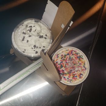 Shake Shack Dumbo - Michael made my shakes perfect! So pretty and delicious and he was so pleasant too! - Burgers Near Me - Brooklyn, New York Shake Shack Dumbo - Michael made my shakes perfect! So pretty and delicious and he was so pleasant too! - Burgers Near Me - Brooklyn, New York