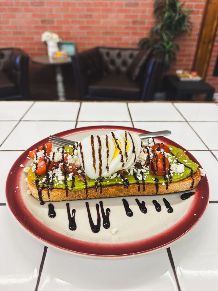 Hometown Coffee & Cafe Logo