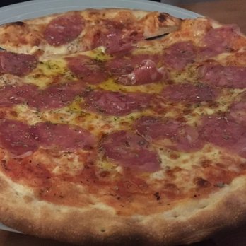 Giorgios - Pizza Salsiccia - Bistros Near Me - Hamburg, HH Giorgios - Pizza Salsiccia - Bistros Near Me - Hamburg, HH