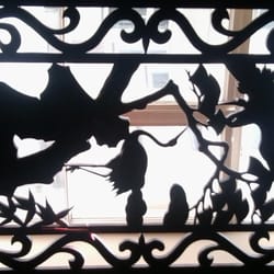 China-Restaurant Goldener Drache - Goldener Drachen_Kunstvolle Fenster im Extraraum