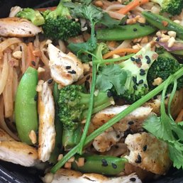 Indonesian Peanut Sauté with Chicken