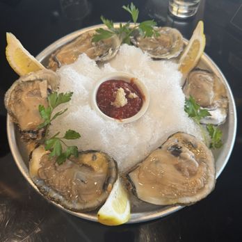 Palm Court - Oysters on the 1/2 shell from the east coast - American Near Me - Arlington Heights, Illinois