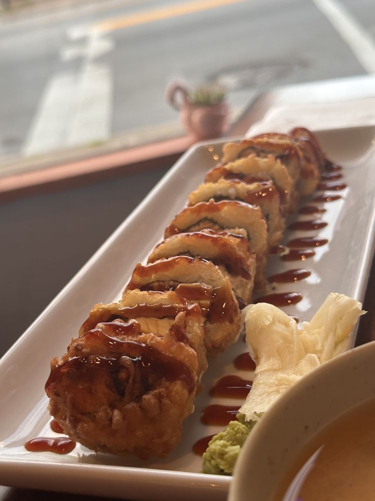 Food from Daisuki Sushi