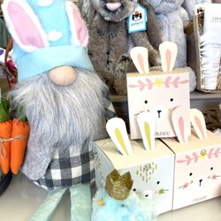Eden Lifestyle Boutique - Cute Holiday decor for every season!