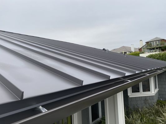 D & J Roofing & Snow Removal