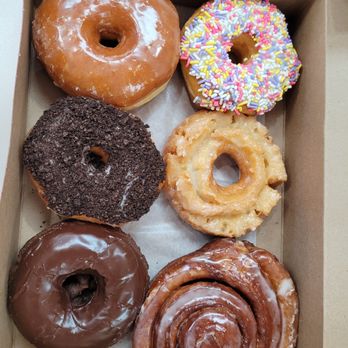 Bunny's Donut Shop - Glazed, sprinkles, chocolate cookie covered, old fashioned, chocolate frosted, cinnamon roll half dozen. - Donuts Near Me - Jacksonville, Florida