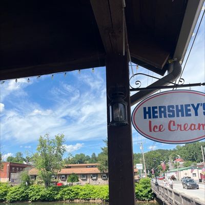 Twisted Tomato McCaysville by null