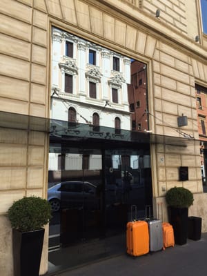 Leon's Place by null