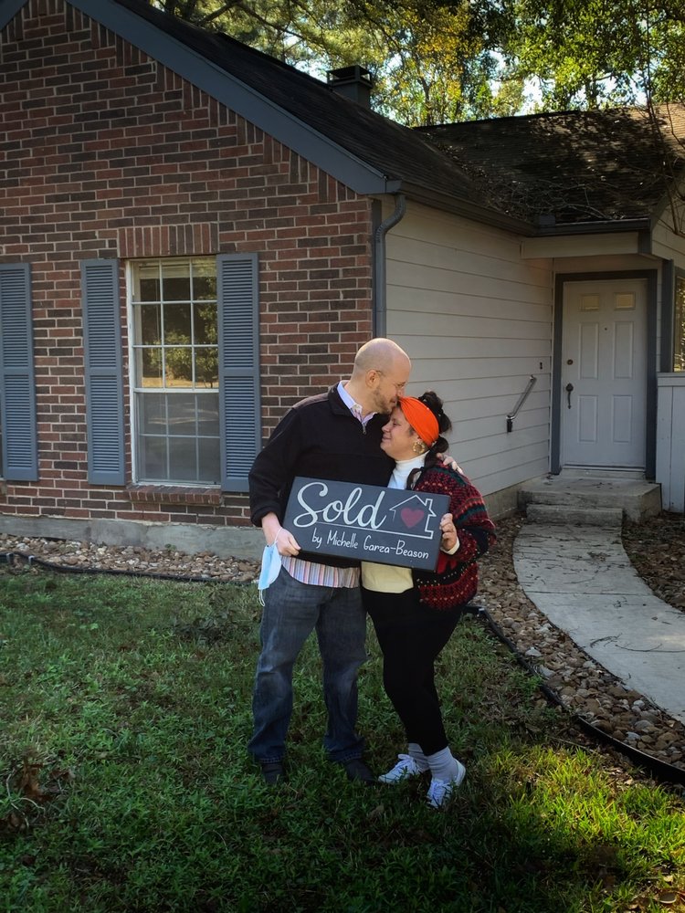 MICHELLE GARZA RE/MAX UNIVERSAL NORTHWEST 40 Photos 185 Superior