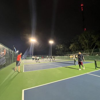 Veteran's Memorial Park - Pickle ball courts - Parks Near Me - Winter Garden, Florida Veteran's Memorial Park - Pickle ball courts - Parks Near Me - Winter Garden, Florida