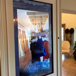 Shandy Style Boutique - Interactive screen that will take your selfies for you. You can then send to yourself or a friend!