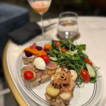 LIBRARY BAR - Trio - Lounges Near Me - Toronto, Ontario LIBRARY BAR - Trio - Lounges Near Me - Toronto, Ontario