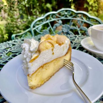 Gasthaus Schwarze Seele - Leutewitzer Eierschecke. Der berühmteste sächsische Kuchen (neben Dresden Christstollen). Wir backen selber. - German Near Me - Radebeul, SN