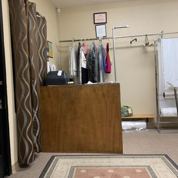 Creative Stitches - Front desk - Sewing & Alterations Near Me - Modesto, California