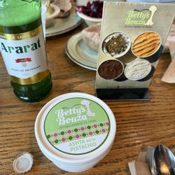 Neomonde Mediterranean - Morrisville - Ashta with pistachio