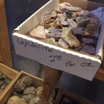 Gemstar Gemstone - Boxes of rocks!! - Gemstones & Minerals Near Me - Enfield, New Hampshire