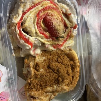 The Cavity Factory - Strawberry & Biscoff cinnamon roll - Desserts Near Me - Indianapolis, Indiana The Cavity Factory - Strawberry & Biscoff cinnamon roll - Desserts Near Me - Indianapolis, Indiana