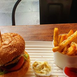 Grill'd Healthy Burgers - Garden goodness and Famous grill's chips