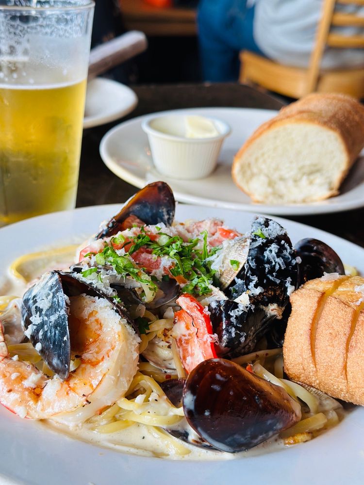 FIVE RESTAURANT BISTRO Updated October 2024 391 Photos & 523