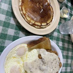 Alice's Restaurant - Chicken fried steak breakfast and pancakes. Well-seasoned!
