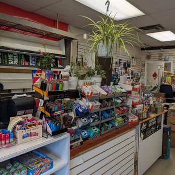 Vt Handy Variety - Gum and a nice spider plant - Convenience Stores Near Me - Markham, Ontario Vt Handy Variety - Gum and a nice spider plant - Convenience Stores Near Me - Markham, Ontario