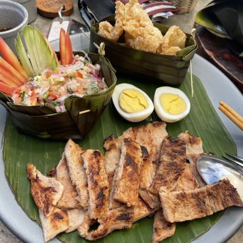 Restaurante Mezzanine - Isaan tray - Thai Near Me - Tulum, ROO
