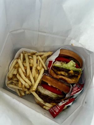 In-N-Out Burger by null