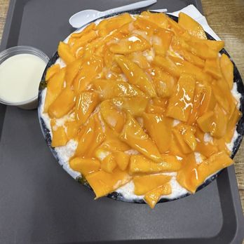 MandRo Teahouse - Creamy Mango Bingsoo (Large) - Bubble Tea Near Me - Davis, California