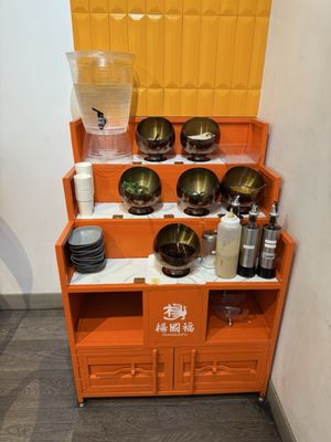 YGF Malatang 杨国福麻辣烫 by null