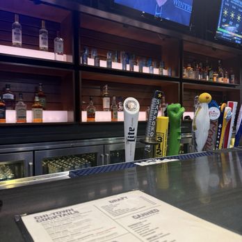 ChiSox Bar & Grill - Inside - Bars Near Me - Chicago, Illinois