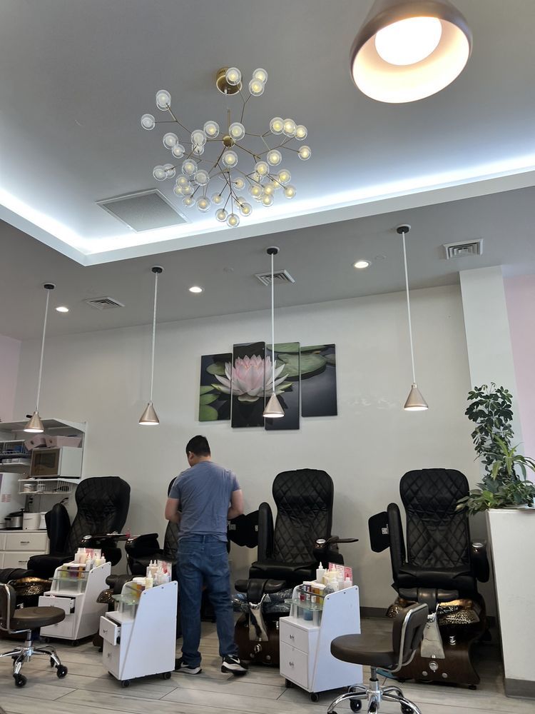 K&Q NAIL BAR Updated August 2024 276 Photos & 47 Reviews 586 N