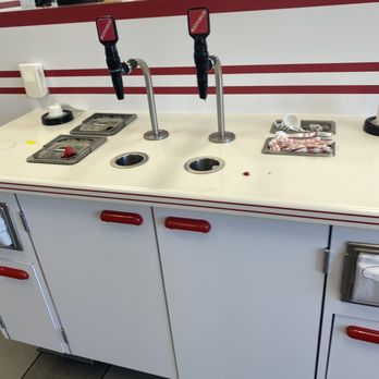 In-N-Out Burger - Ketchup stand and condiments - Burgers Near Me - Vallejo, California In-N-Out Burger - Ketchup stand and condiments - Burgers Near Me - Vallejo, California