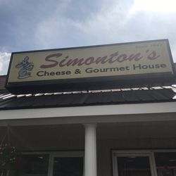 Simonton Cheese House - Front store