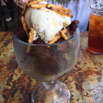 LSA Burger - Willie's Stash! Is that brownie loaded? Hope so! - Cocktail Bars Near Me - Denton, Texas
