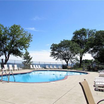 Edgewater Towers Condominiums - Nice pool! - Condominiums Near Me - Lakewood, Ohio Edgewater Towers Condominiums - Nice pool! - Condominiums Near Me - Lakewood, Ohio