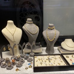 Anadolu Juweliere - Das Schaufenster. The shop window.