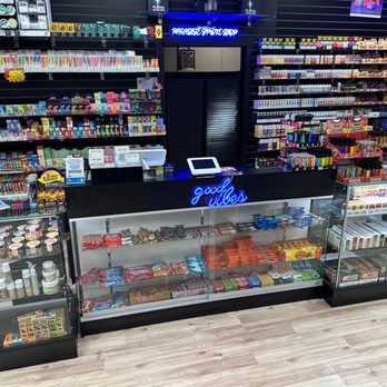 PARADISE SMOKE SHOP - Updated May 2026 - 22 Photos - 7 Oxford Way,  Huntingtown, Maryland - Tobacco Shops - Phone Number - Yelp