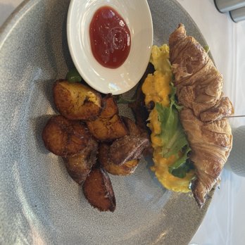 Cafe Marquesa - Breakfast sandwich with scrambled egg - New American Near Me - Key West, Florida Cafe Marquesa - Breakfast sandwich with scrambled egg - New American Near Me - Key West, Florida