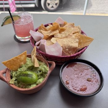 La Patroncita - Chips, Guac, and Salsa - Amazing! - Mexican Near Me - Portland, Oregon