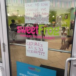 sweetFrog Premium Frozen Yogurt