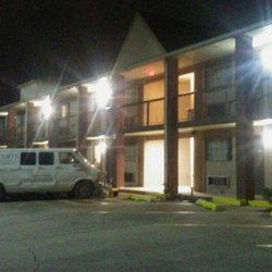 The Moultrie Inn - Right side