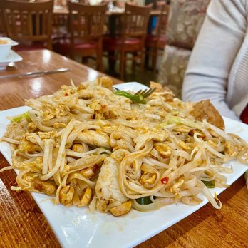Thai House Restaurant - Chicken Pad Thai - Thai Near Me - Redding, California Thai House Restaurant - Chicken Pad Thai - Thai Near Me - Redding, California