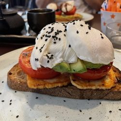 Le Monde Cafe - Truffled poached eggs